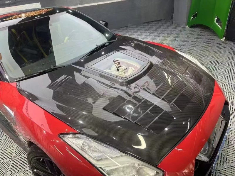Suitable for  GTR R35 Type Transparent Dry Carbon Fiber Engine Cover with Honeycomb Design High Quality Hood